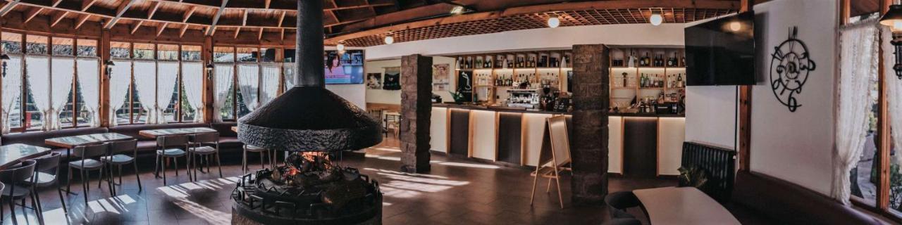 Hostal Les Fonts Castellar De N'Hug Exterior foto