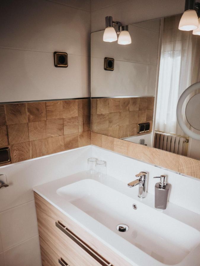 Hostal Les Fonts Castellar De N'Hug Exterior foto