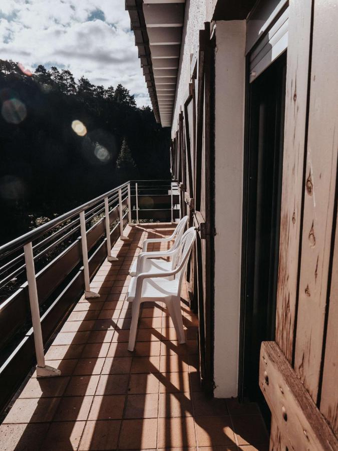 Hostal Les Fonts Castellar De N'Hug Exterior foto
