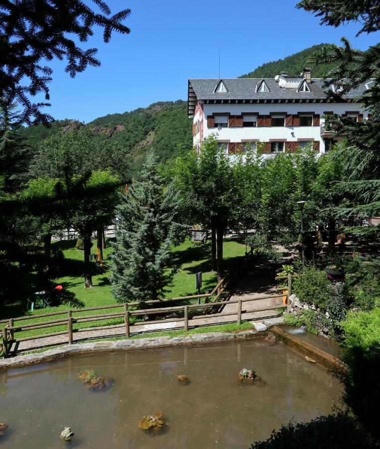 Hostal Les Fonts Castellar De N'Hug Exterior foto