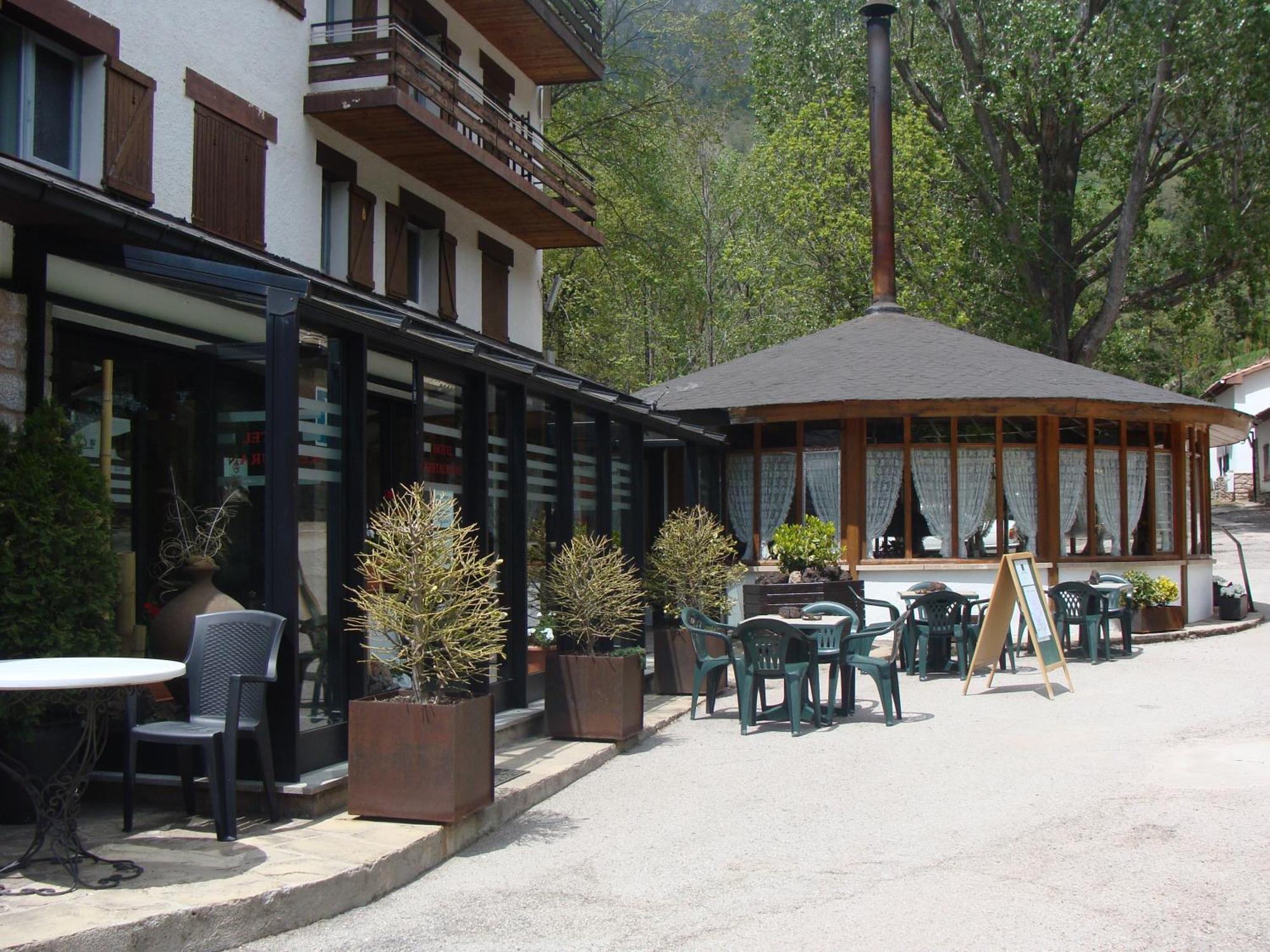 Hostal Les Fonts Castellar De N'Hug Exterior foto
