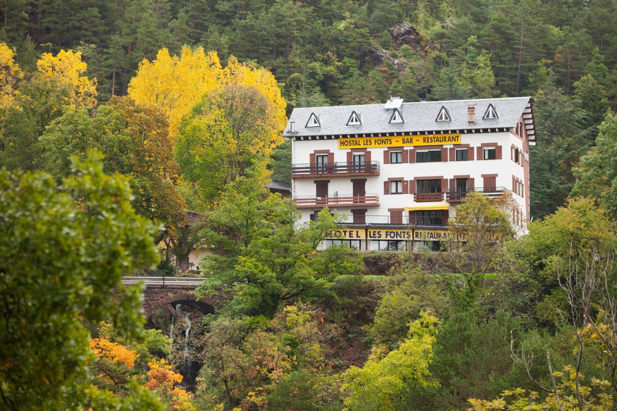 Hostal Les Fonts Castellar De N'Hug Exterior foto