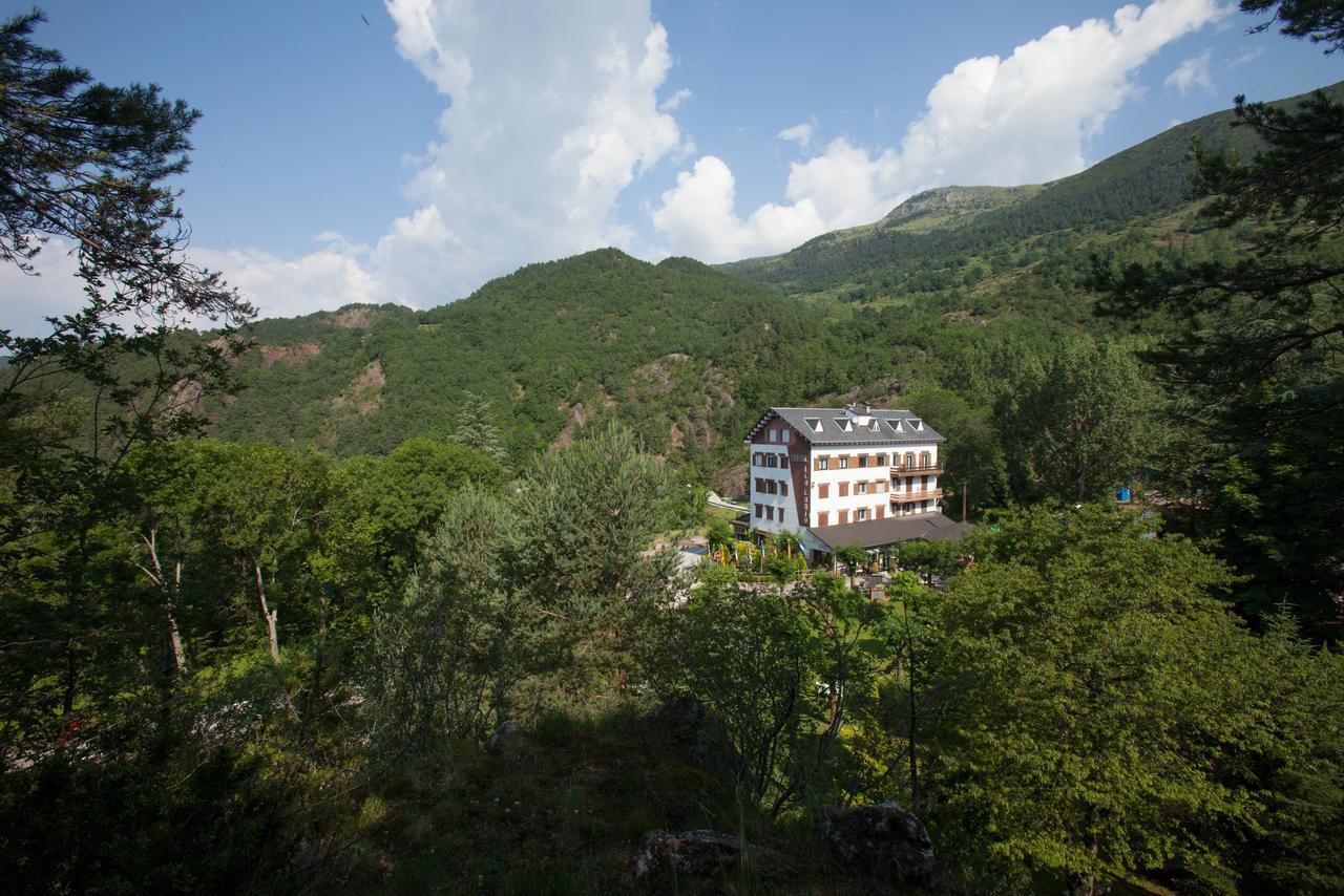 Hostal Les Fonts Castellar De N'Hug Exterior foto